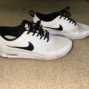 Nike White and Black Sneakers